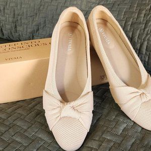 Vivaia Bibi Round-toe Knotted Flats, size 8